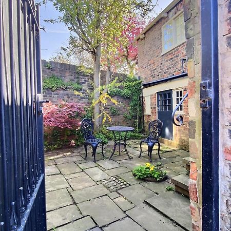 The Davey Tower, Medieval Riverside House York Eksteriør bilde