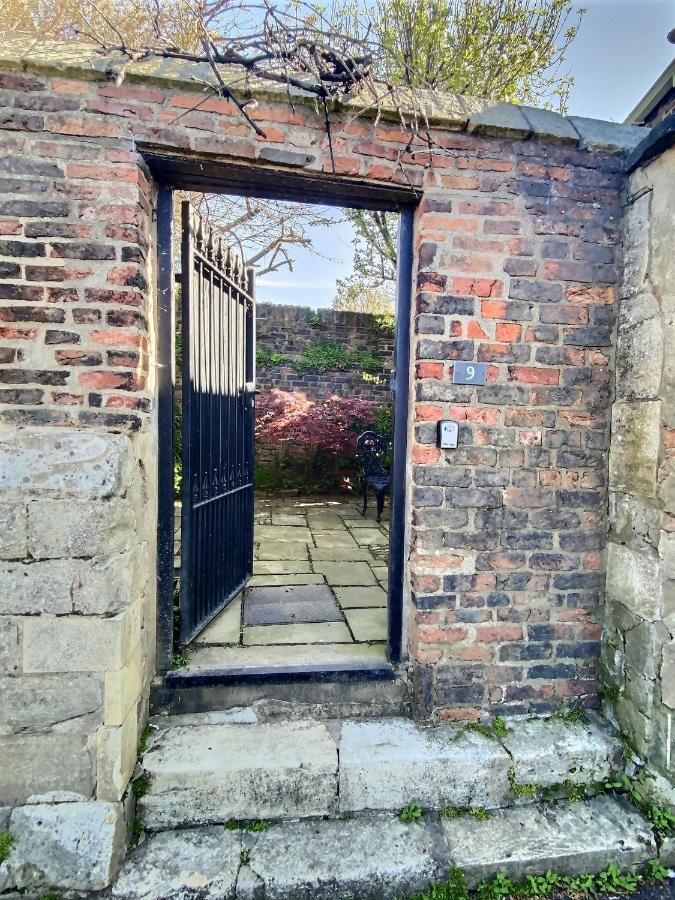 The Davey Tower, Medieval Riverside House York Eksteriør bilde