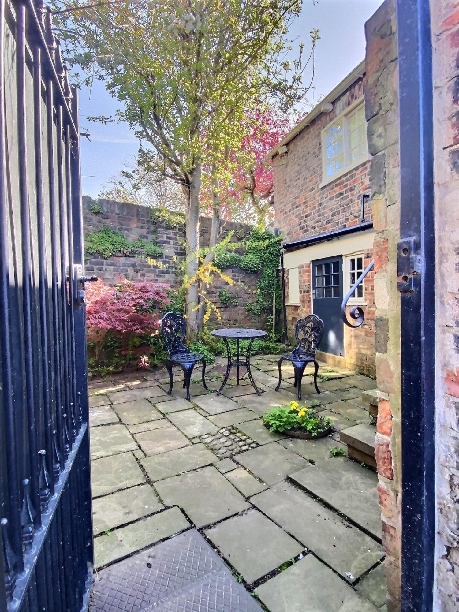 The Davey Tower, Medieval Riverside House York Eksteriør bilde